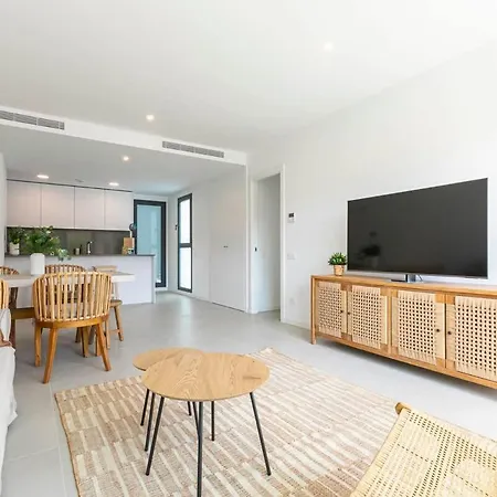 Modern 3-bed Boho Retreat For A Stylish Escape * 丰希罗拉