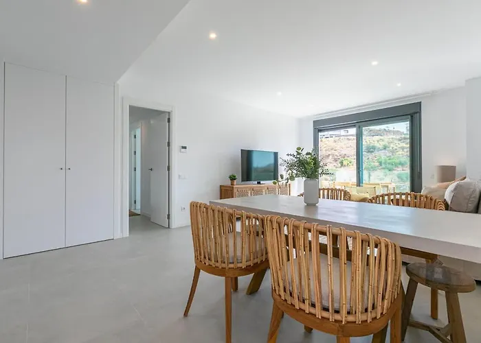 Modern 3-Bed Boho Retreat For A Stylish Escape Lejlighed Fuengirola